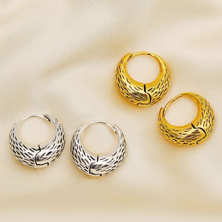 Antique Design Basket Bag Hoop Earrings (5 Pairs) - A pair of gold and a pair of silver antique-style basket bag hoop earrings with a textured leaf pattern, displayed on a white background.