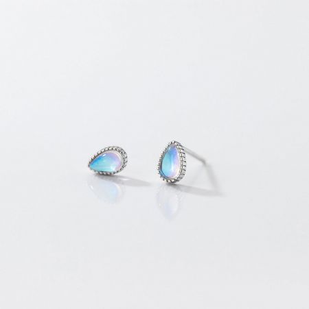 Elegant teardrop-shaped moonstone earring set in a polished 925 sterling silver bezel.