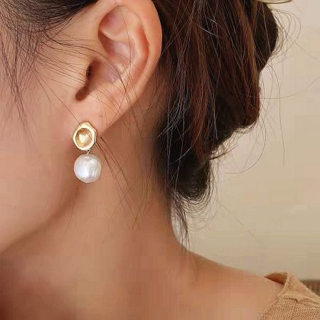14k Gold Baroque Irregular Freshwater Pearl Matte Stud Drop Earrings (5 pairs) - A close-up of a 14k gold-plated baroque freshwater pearl earring with a matte gold heart-shaped stud.