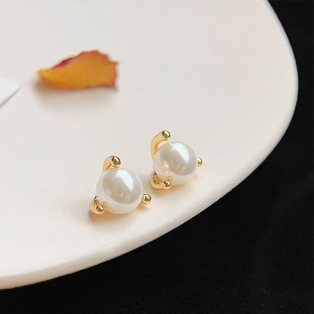 14k Gold Plated Simple Pearl Stud Earrings (5 Pairs) - A pair of 14k gold plated simple pearl stud earrings on a clean white background, showcasing their classic design and lustrous finish.