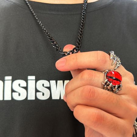 The 3mm Cuban chain necklace for men, featured in a bold black plating option.