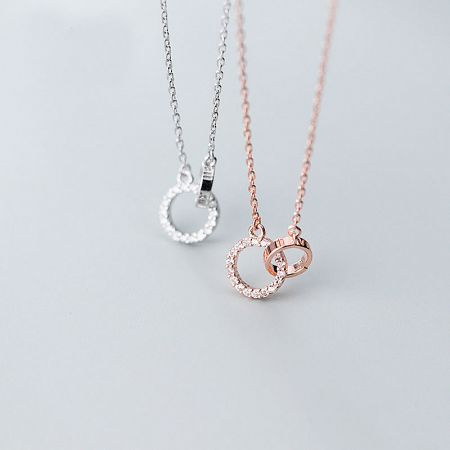 925 Interlocking Circle Pendant Choker Necklace Set of 5 - A set of 925 sterling silver interlocking circle pendant necklaces, one in a polished silver finish and the other in a warm rose gold finish, displayed on a clean background.