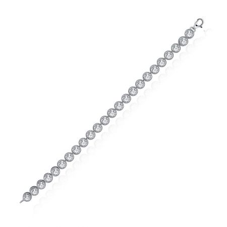 A view of the 5MM Tennis Bracelet's lobster clasp, ensuring a secure and comfortable fit for the wearer.