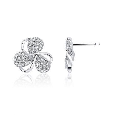Side view of the four-leaf clover stud earring, showing the silver metal and sparkling stone details.