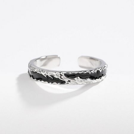 925 Sterling Silver Enamel Men's Open Ring Set (10 Pieces) - A close-up of a 925 sterling silver men's open ring with a distinctive black enamel inlay and a modern wavy design.