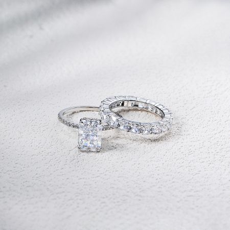 The Taylor Swift inspired 2-piece ring set in a white gold plated 925 sterling silver finish.