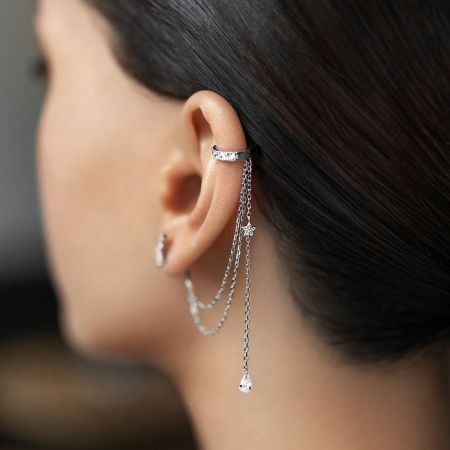 Side view of the non-pierced star tassel ear cuff, highlighting the chain details.