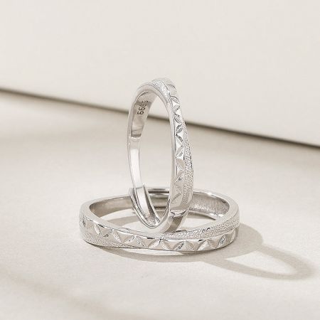 925 Sterling Silver Valentine's Adjustable Couple Ring Set - A pair of intricately etched 925 sterling silver couple rings, symbolizing love and commitment, perfect for Valentine's Day.