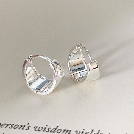 925 Sterling Silver Small Polished Wide Hoop Earrings (5 Pairs) - A clear product shot of the 925 Sterling Silver Small Polished Wide Hoop Earrings, showcasing their classic design and polished finish.