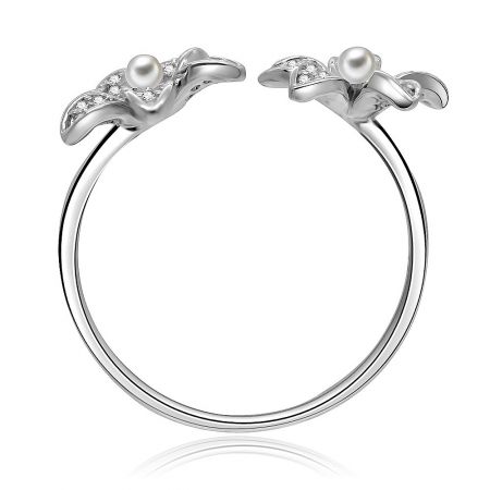 A styled lifestyle image of the Pretty Double Daisy Flower Ring being worn to demonstrate its scale and elegant appearance.