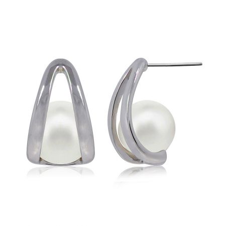 Front view of the Hug Pearl Stud Earrings showcasing the contemporary design.