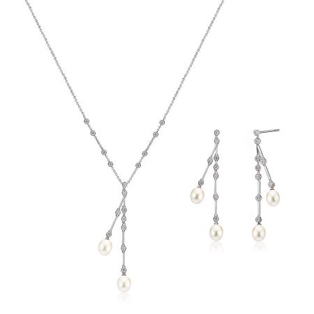 Full view of the pearl and cubic zirconia bridal jewelry set.