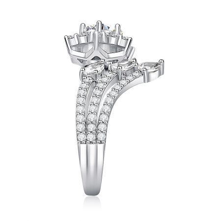Side profile of the Cubic Zirconia Shooting Star Spinning Ring, highlighting the band's craftsmanship.