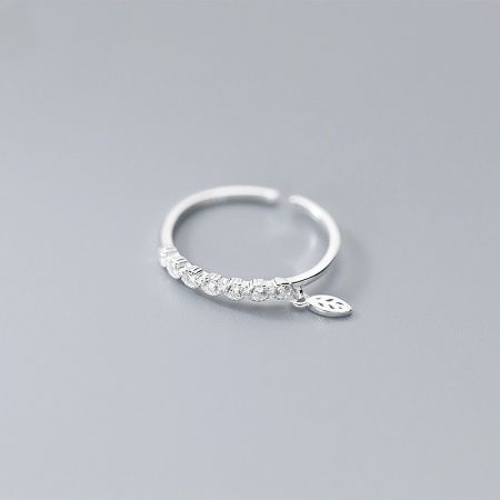 Dainty 925 Silver CZ Leaf Ring Set of 5 Adjustable Rings for Women Gift Bulk - A dainty 925 sterling silver ring with a leaf charm and sparkling cubic zirconia gemstones, part of an adjustable 5-piece gift set for women.