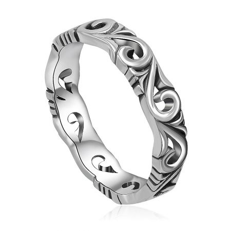 Side profile of the sterling silver retro ring highlighting its unique, ornate design.