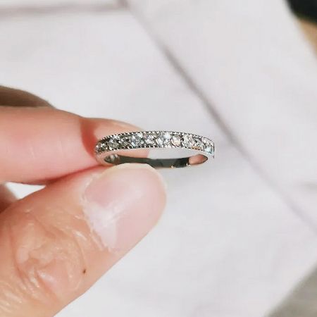 The 925 sterling silver version of the hollow zircon minimalist ring.