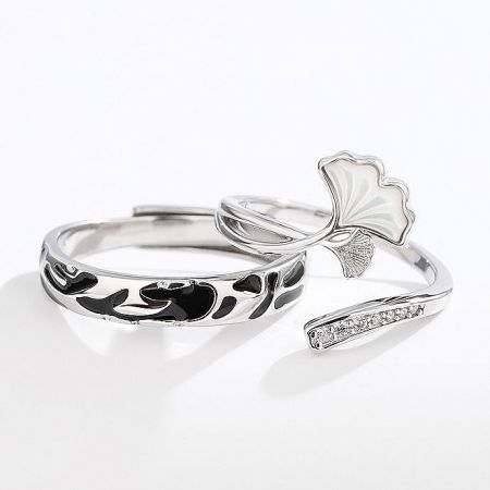 925 Sterling Silver Adjustable Ginkgo Design Couple Ring Set - A pair of 925 sterling silver couple rings with an intricate ginkgo leaf design, symbolizing love and endurance.