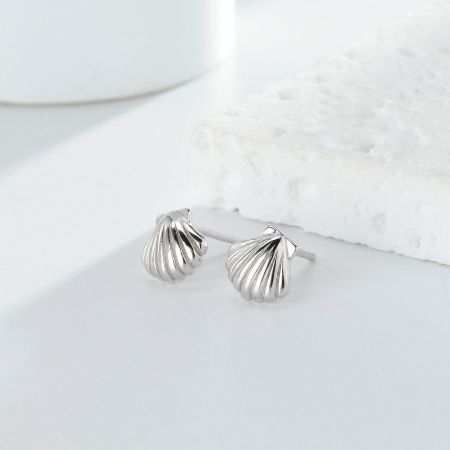 Detailed 925 sterling silver shell stud earrings available for wholesale.