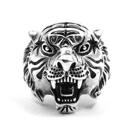 Tiger Head Ring For Men - A detailed close-up of the stainless steel Tiger Head Ring for Men, showcasing its intricate design and polished finish.