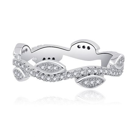 Detailed view of the Cubic Zirconia Vintage Leaf Band Ring, showing the intricate wave and leaf pattern.
