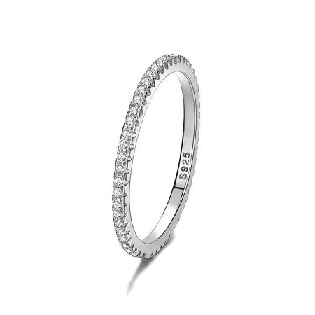 Detailed close-up of the platinum-plated 925 sterling silver eternity ring, highlighting the sparkling cubic zirconia stones.