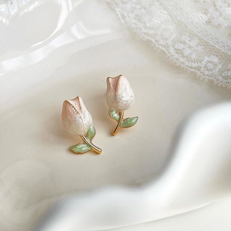 Wholesale Brass 14k Gold Plated Gradient Enamel Tulip Flower Stud Earrings (5 pairs) - A pair of 14k gold-plated brass stud earrings shaped like tulips with a beautiful gradient enamel finish and gold stem details, on a clean white background.