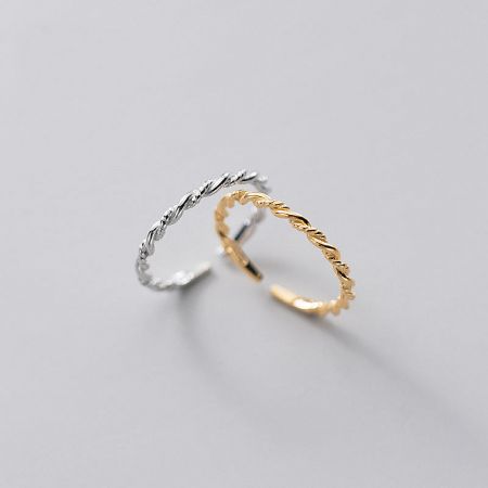 925 Sterling Silver Adjustable Thin Rope Rings (Set of 5) - A set of 925 sterling silver adjustable thin rope rings, showcasing both the elegant silver and classic gold finishes against a clean background.