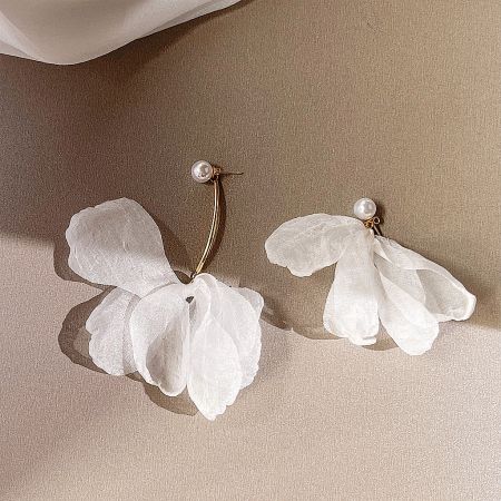 Vintage White Lace Flower Asymmetrical Pearl Stud Earrings (5 Pairs) - A detailed product shot of the vintage white lace flower asymmetrical pearl stud earrings, showcasing the delicate white petals, gold-finished brass, and elegant pearl accents.