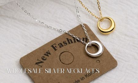 Minimalist 925 Silver Circle Pendant Necklace Set (5 pcs) - Model wearing the minimalist 925 sterling silver circle pendant necklace, showcasing its elegant design for wholesale.