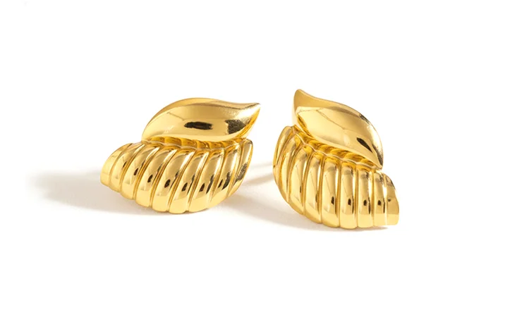 Orecchini a perno a forma di foglia d'acero dorata in argento sterling 925 (5 paia) | Produzione e design di gioielli personalizzati | JR Fashion Accessories Orecchini a perno a forma di foglia d'acero dorata in argento sterling 925 (5 paia) | Produzione e design di gioielli personalizzati | JR Fashion Accessories
