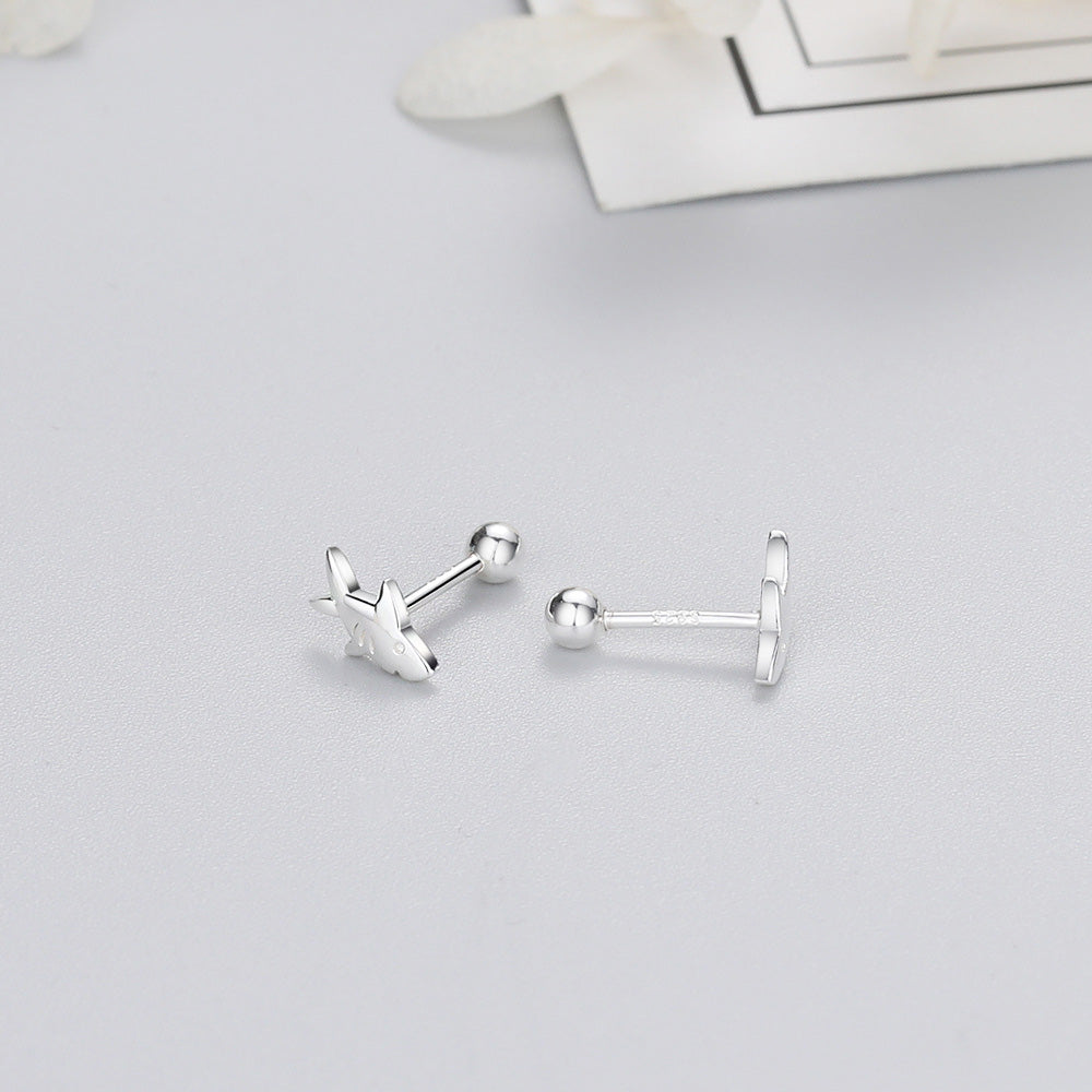A detailed product shot of a 925 sterling silver stud earring from the ocean-themed collection, featuring a starfish design and a secure screw-on ball backing.