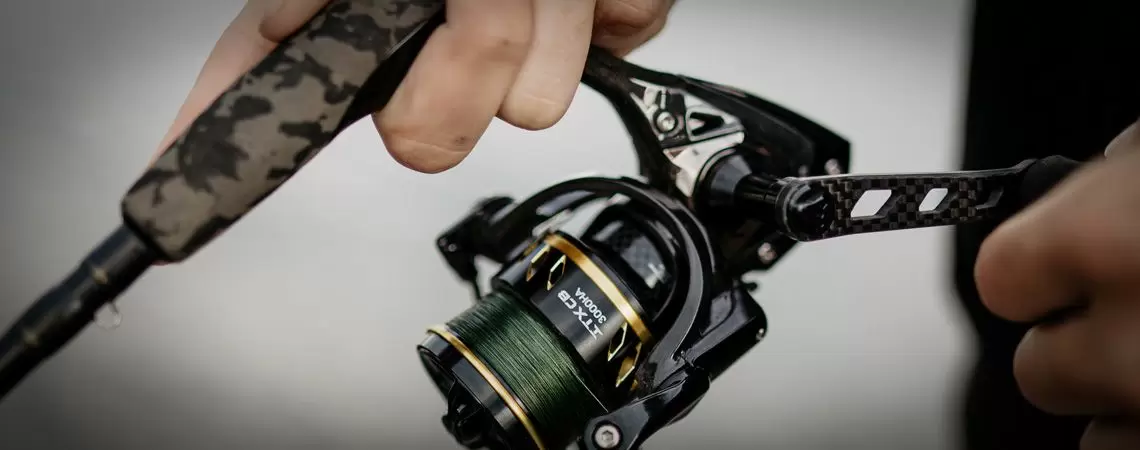 okuma carbon reel ITX-CB Body Spinning reverse roller bearing provide instant hook sets Okuma ITX Carbon 2500 Spinning