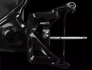 OVERSIZED TITANIUM SPOOL SHAFT REDUCES FLEX