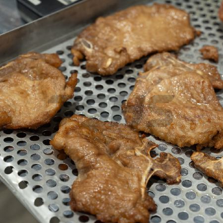 中央廚房導入CE歐洲標準自動化油炸機 (台灣案例) - 肉類CE歐規油炸機