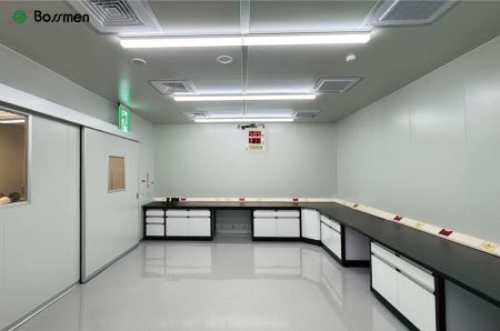 Temperature and humidity monitoring system ensures stable environmental control and real-time data tracking, supporting semiconductor process quality and yield optimization.