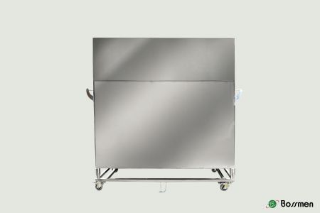 開放式避震台車，每層板面都具備補強結構，每層板面耐重至少30公斤，確保即使長時間使用，也不易損壞。