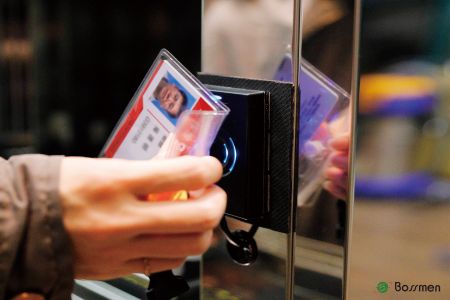 The Nanoscale Reticle Pod Nitrogen Cabinet features RFID system to manage reticle storage and retrieval.