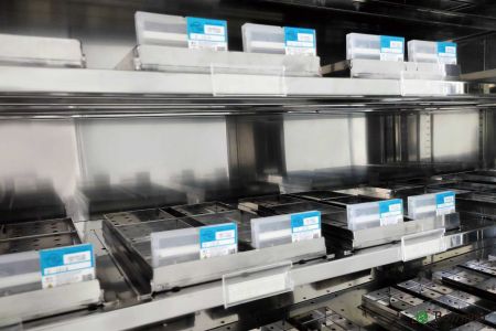 BM1356-2 Drill bit moisture-proof cabinet with microcomputer control.