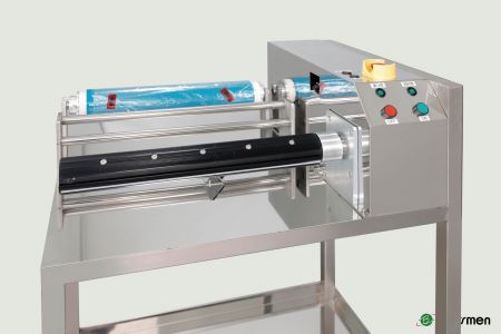 PET廢膜附捲機結構經過荷重補強與焊接鋼構設計，確保設備穩固耐用，長期運行穩定。