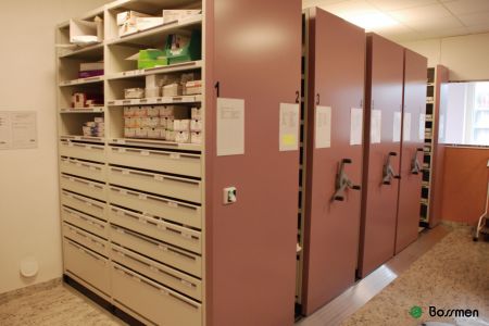 生技製藥儲存移動櫃 - 移動式儲存解決方案，方便操作並最大化空間使用，適用於各種儲存需求