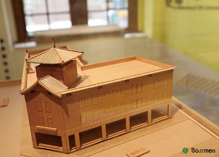 BOSSMEN kuratiert "Liebe in Chulo", das die koloniale medizinische Geschichte und Architektur von Chiayi hervorhebt.