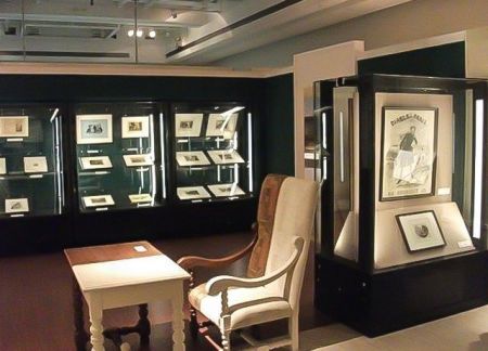 Unsere Kuratorendienste schaffen immersive, mehrschichtige Ausstellungen, die Bildung, Unterhaltung und Ästhetik verbinden.