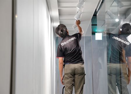 Lập kế hoạch và thiết kế tủ trưng bày.