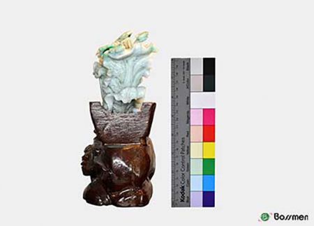 BOSSMEN sorgt für präzise Winkel, Details und Beleuchtung bei der Artefaktfotografie.