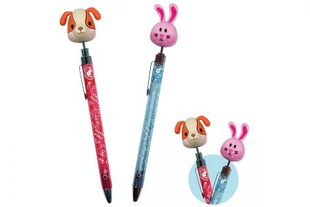 3D公仔搭配客製筆桿印刷。