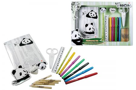 客製化彩色鉛筆與繪圖本組。