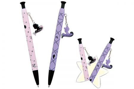 專用吊環可用來掛上客製設計的吊飾。