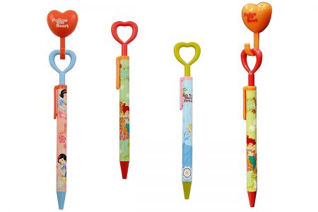 愛心造型掛環原子筆。