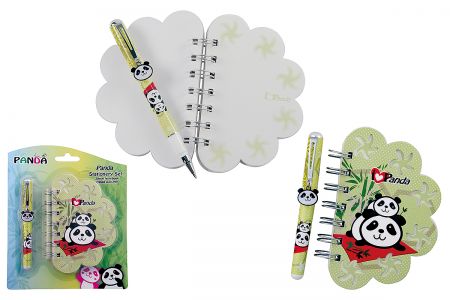 熊貓吊飾造型原子筆與筆記本組。