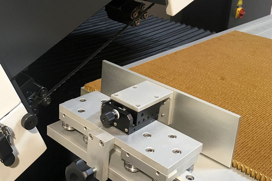 Cosen provides two models specifically for honeycomb and fiberglass (FRP) straight / angle cutting bandsaw with super high blade speed and precise angle setting